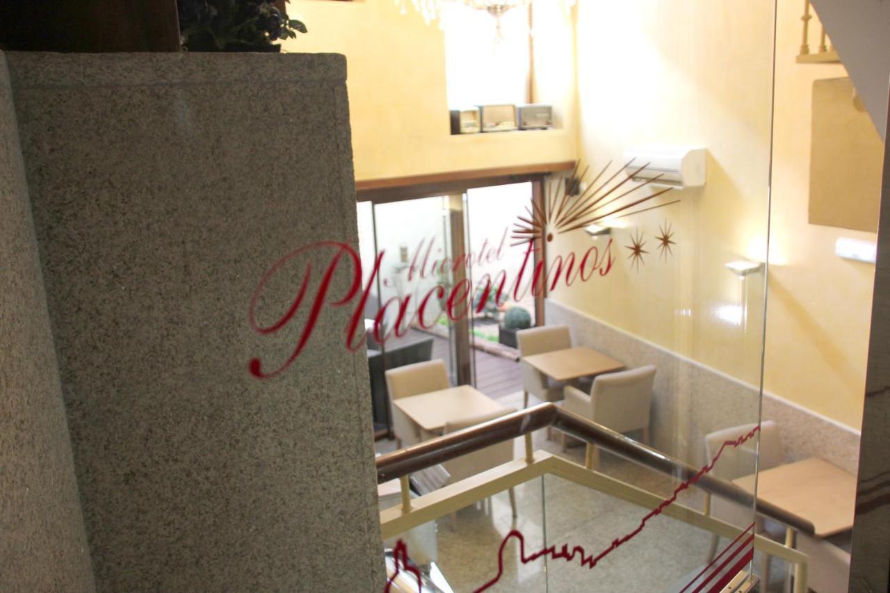 Hotel Microtel Placentinos Salamanca Bagian luar foto