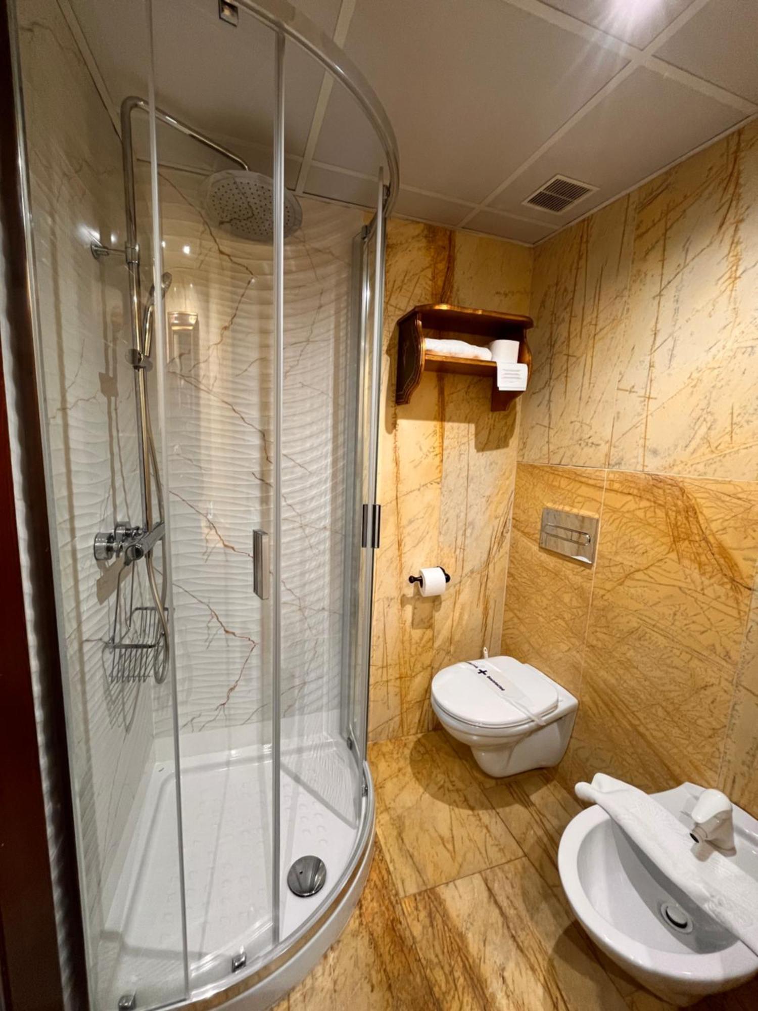 Hotel Microtel Placentinos Salamanca Bagian luar foto