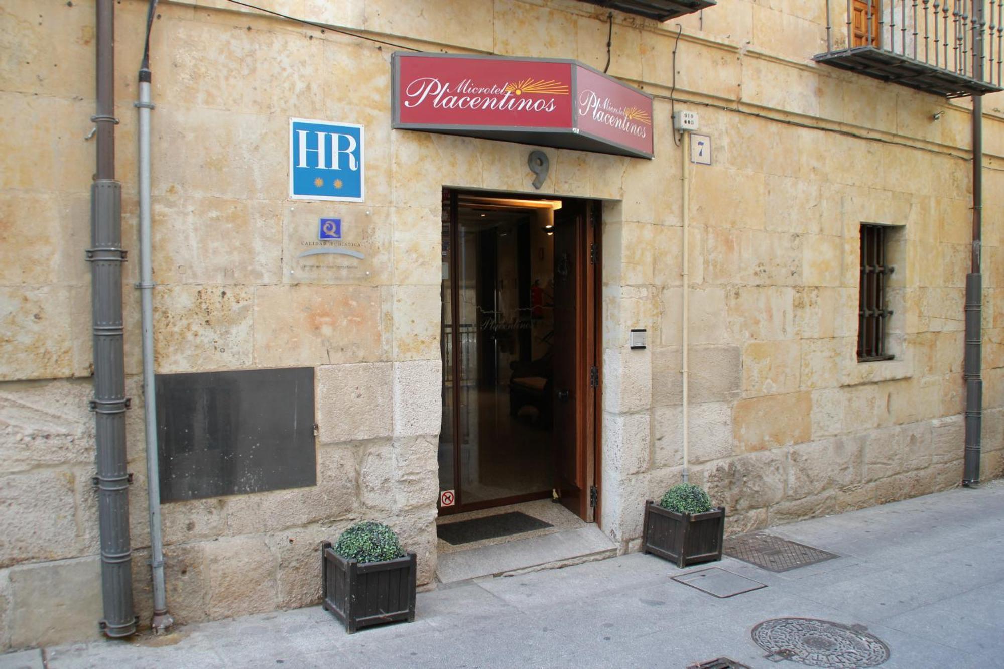 Hotel Microtel Placentinos Salamanca Bagian luar foto