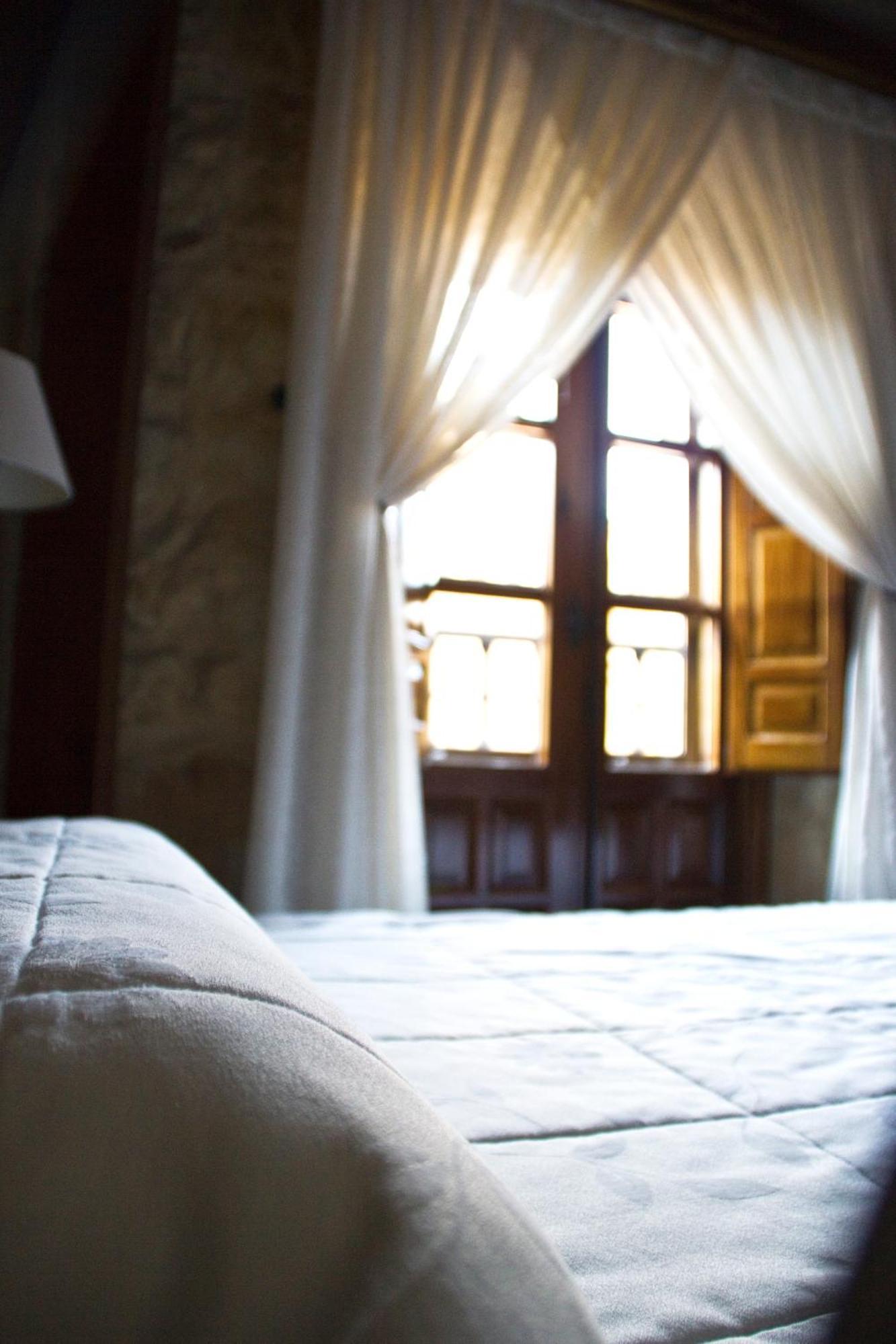 Hotel Microtel Placentinos Salamanca Bagian luar foto