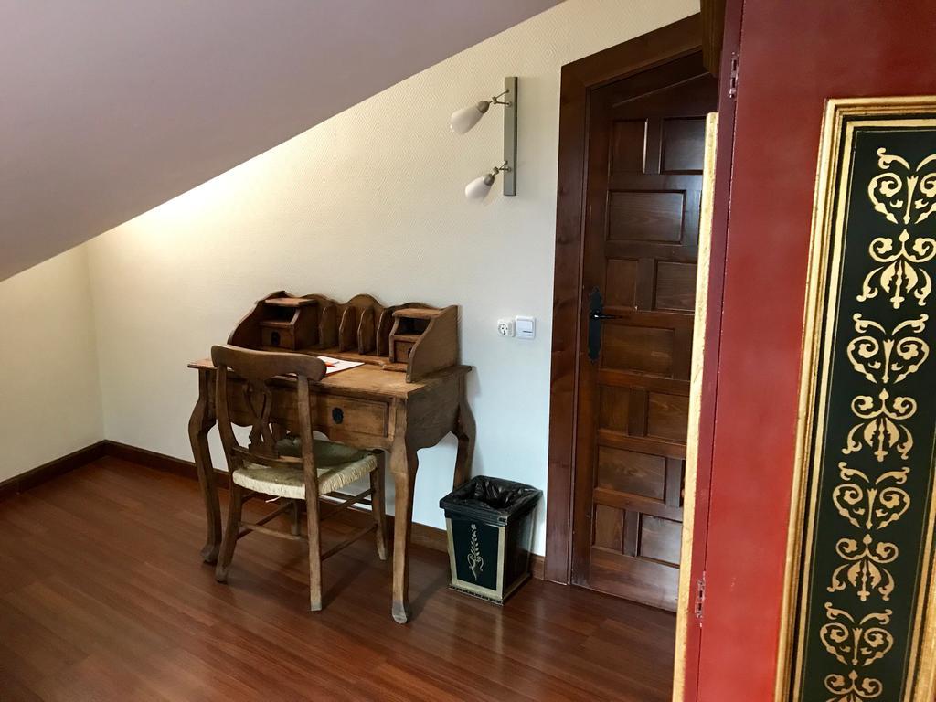 Hotel Microtel Placentinos Salamanca Bagian luar foto